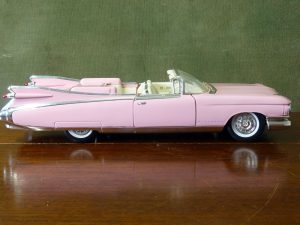 Maisto 1:18 Pink Cadillac Biarritz Eldorado 1959