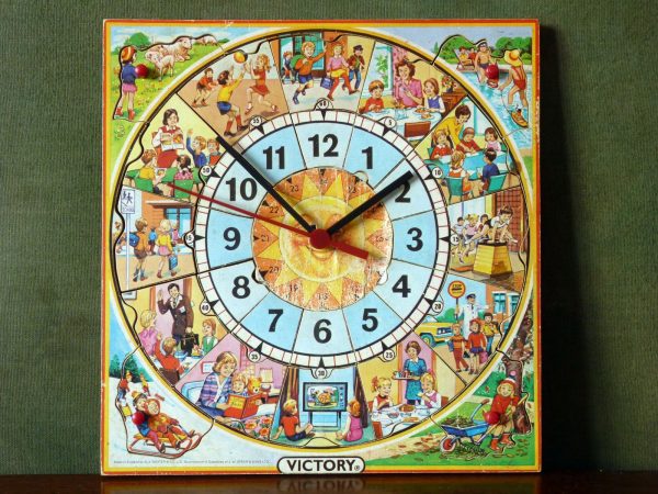 Vintage Victory Puzzle Clock