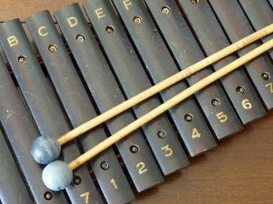 Vintage 17 bar Wood Xylophone and Beaters