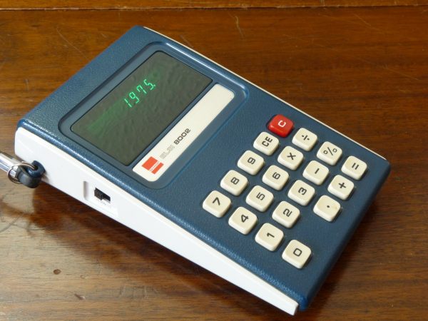 Vintage Sharp ELSI 8002 EL-8002 Green LED Calculator