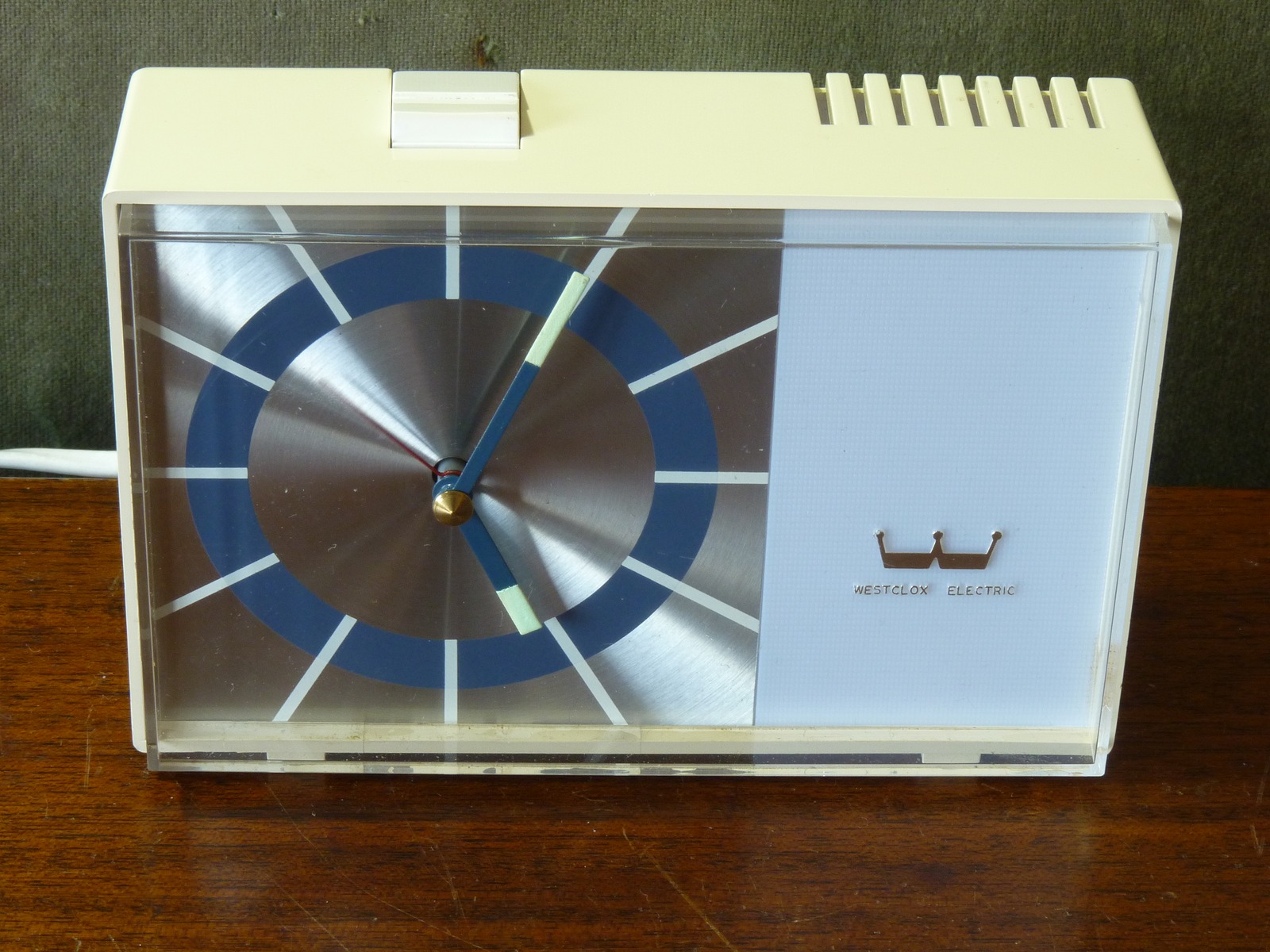 Vintage Westclox Electric Alarm Clock with Buzzer and Flashing Light ...
