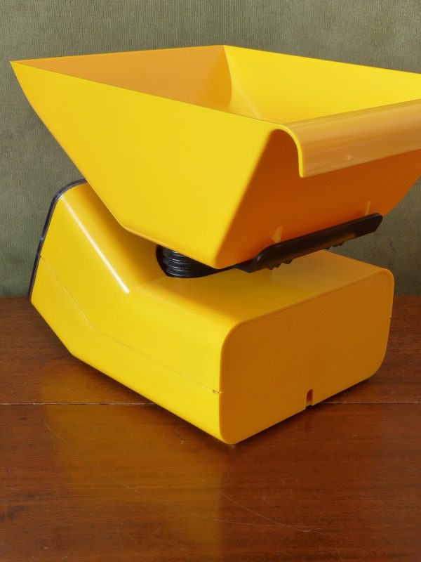 Funky Gold Yellow and Black EKS Kitchen Scales Swedish