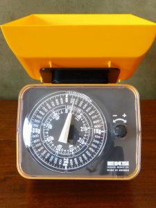 Funky Gold Yellow and Black EKS Kitchen Scales Swedish