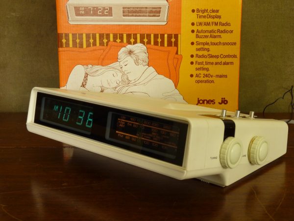 Vintage Jones Sewing Machine Co. Digital Clock Radio ECR37
