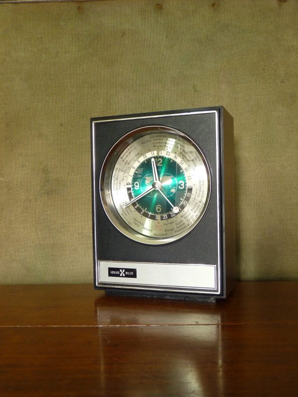 Vintage Howard Miller World Time Mantel / Shelf Clock