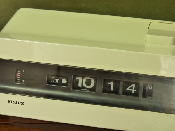 West German Krups Type 621 White Flip Clock with Day/Date Display
