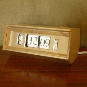 Gold Copal Model 702 12-hour Flip Clock