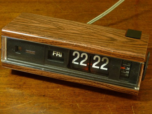 Vintage Woodgrain Copal Model 229 Flip Clock Alarm with Day Display