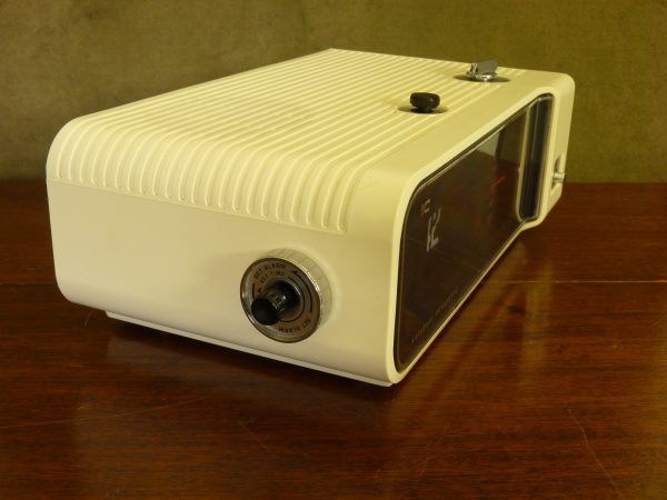 White Panasonic RC-6003B AM/FM Digital Flip Clock Radio