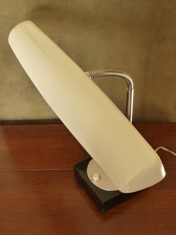 Vintage Hitachi Moon Light Model 506 Wing Style Desk Lamp (1966)