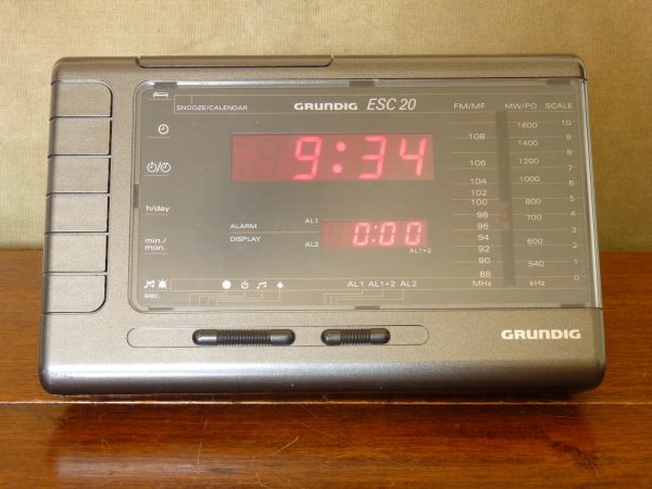 Vintage 1980s Grundig ESC20 Digital Clock Radio