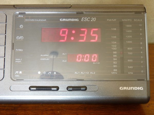 Vintage 1980s Grundig ESC20 Digital Clock Radio