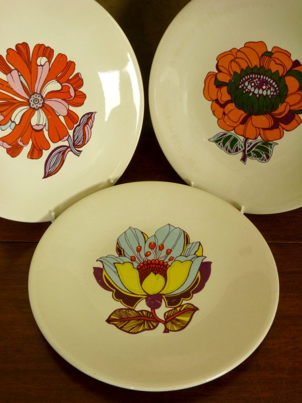 Set of three Washington Pottery "Flower Power" design plates
