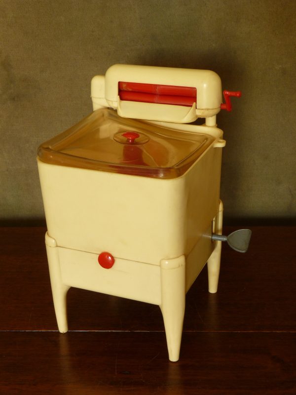 Vintage Tri-ang Mechanical Washing Machine Toy No. 272