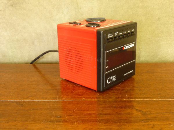 Vintage Red Cascade CR-206 Cube Digital Alarm Clock Radio
