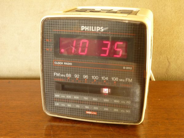 Vintage 1980s White Philips D3112 Cube Digital Clock Radio