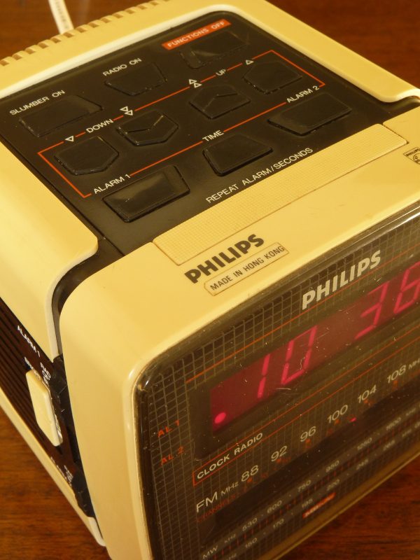 Vintage 1980s White Philips D3112 Cube Digital Clock Radio